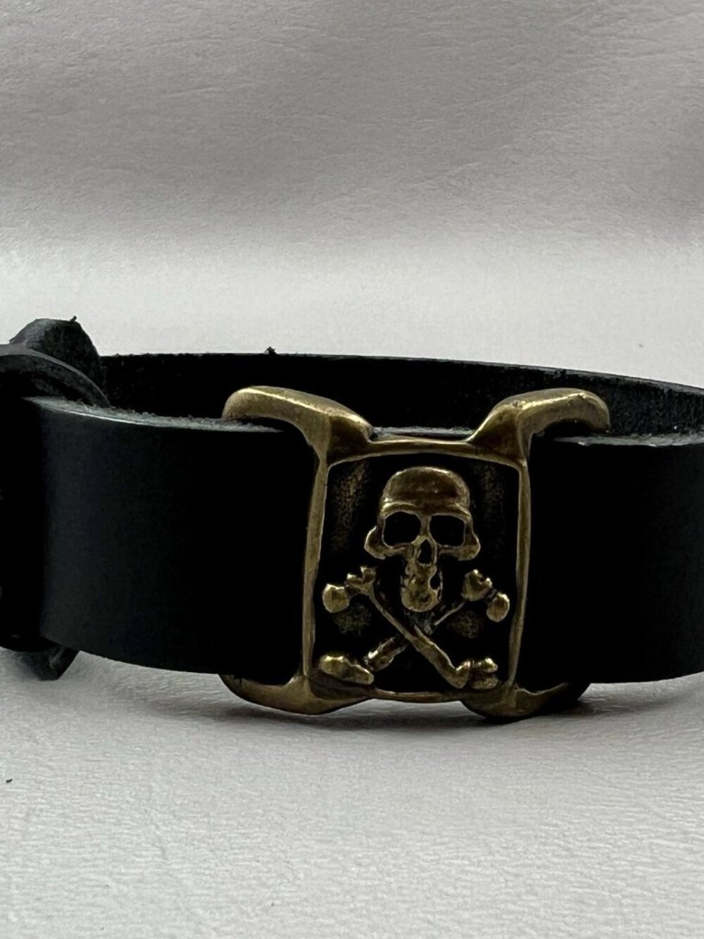 Electric America Hand Made Black Leather Skull Cuff Bracelet Gothic 9"